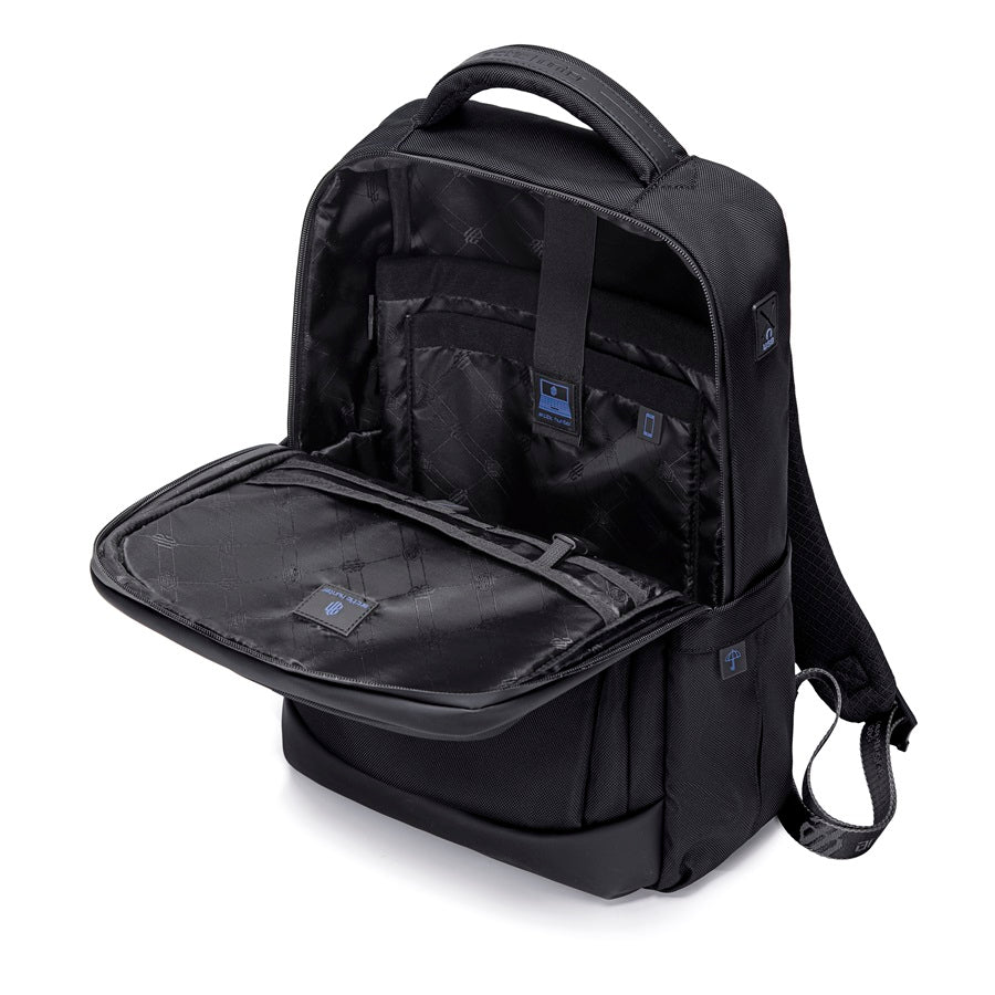 Artic Hunter - VoyagerTech Business Backpack