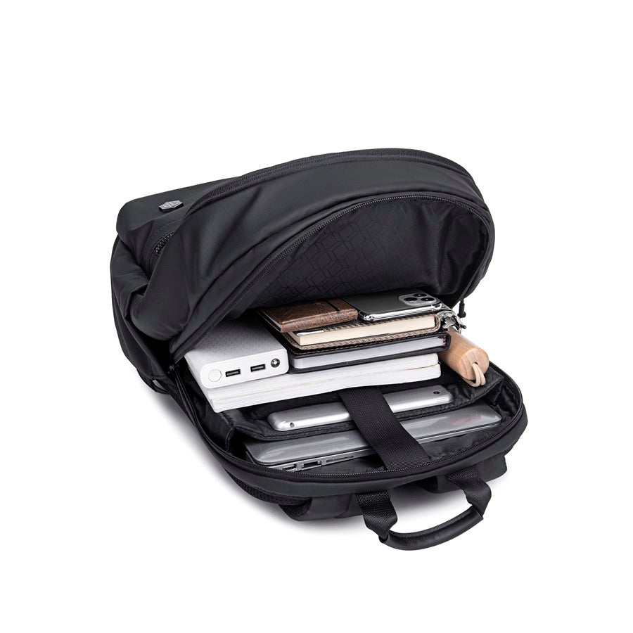 Artic Hunter - TechGuardian Traveler Backpack