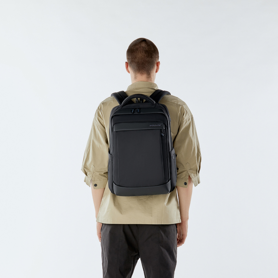 Artic Hunter - VoyagerTech Business Backpack