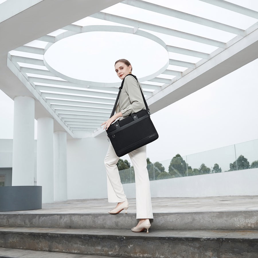 Artic Hunter - MetroTech Hand Bag